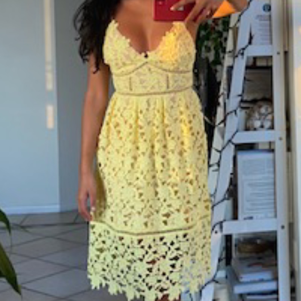 GUESS NWT yellow Marina lace Overlay dress Sz2